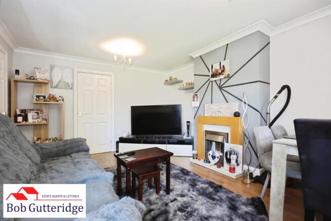 LOUNGE / DINING ROOM