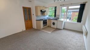 Flat 8, 5 Carlton Court, Hulse Road, Southampton SO15 2JZ