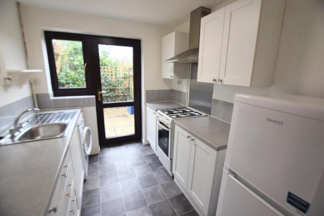 20 Kidd Close new kitchen 2