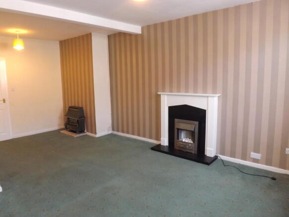 2 bed End of Terrace to rent Image 5