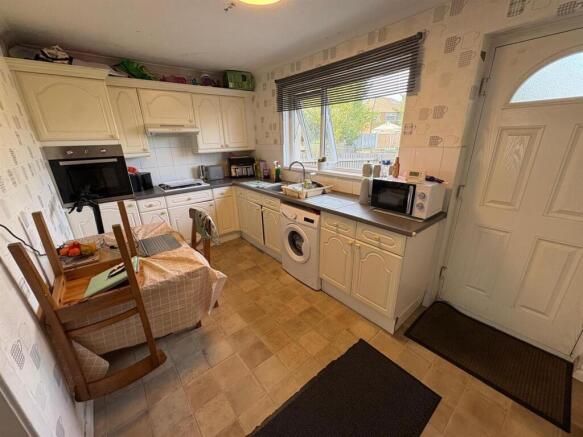 3 bed Town House for sale Image 6