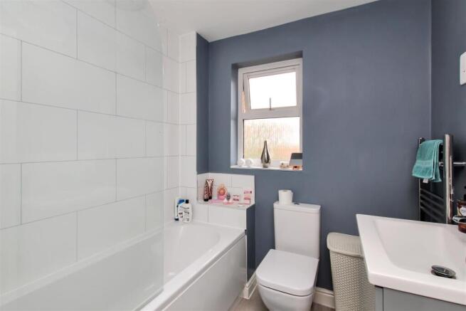 Bathroom.JPG