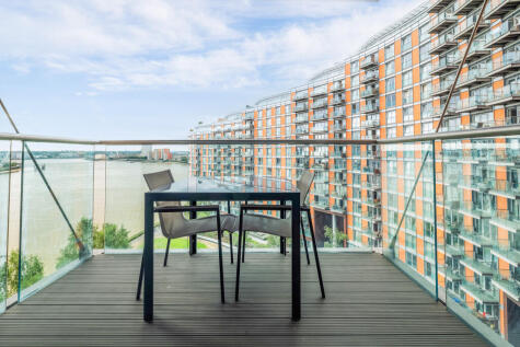 Fairmont Avenue, London, E14