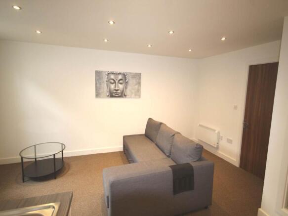 2 bed Flat to rent Image 10