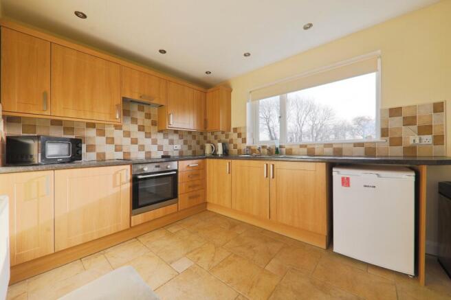 5 bed Detached for sale Image 12