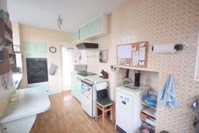 Kitchen2.jpg