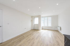 Flat 3, 7 Girton Court, Magdalene Gardens, Whetstone, London N20 0AF