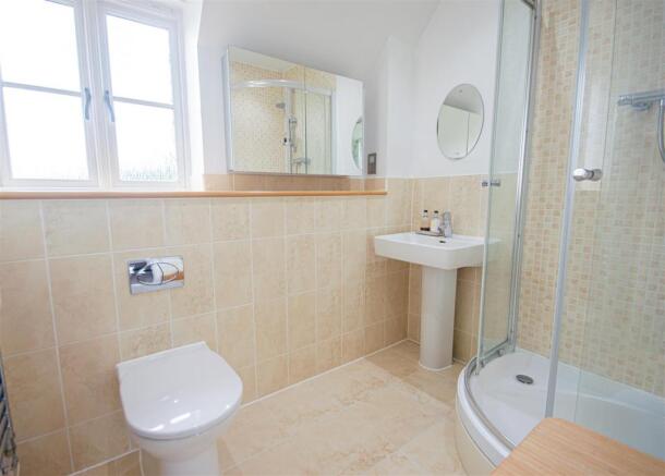 EN SUITE