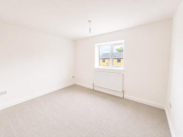 5 bed Semi-Detached for sale Image 6