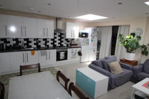 96a, Popes Lane, London W5 4NS