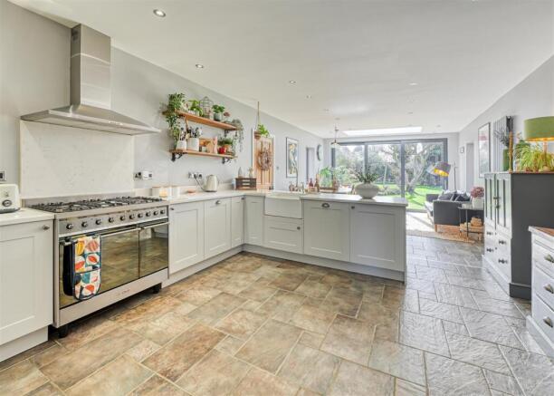 Northwinds, Greenleighs,Sedgley, DY3 3RZ photo 4
