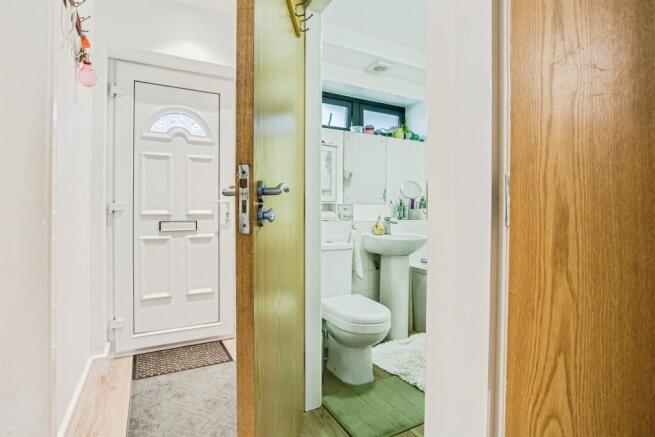 1 bed Ground Flat for sale Image 9