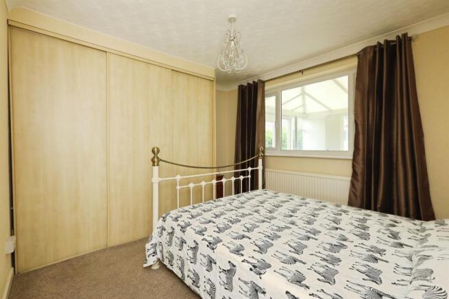2 bed Detached Bungalow for sale Image 10