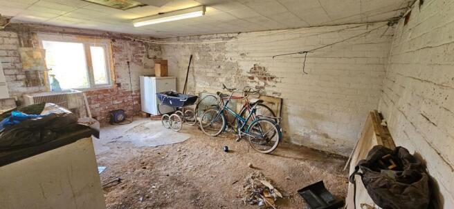3 bed Terraced for sale Image 11