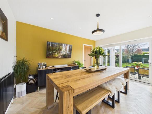 Open Plan Kitchen / Dining