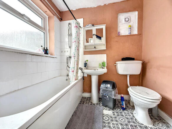 2 bed Terraced for sale Image 6