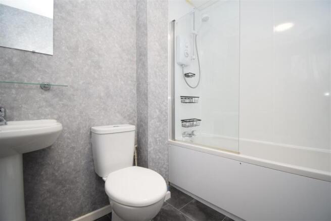 2 bed Town House to rent Image 12