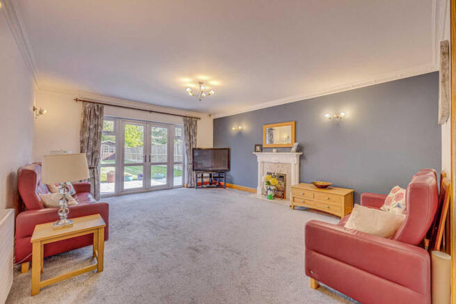 Hullbridge Road, Rayleigh, SS6 photo 4