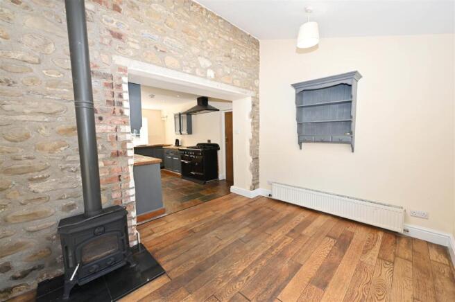 5 bed Detached for sale Image 6