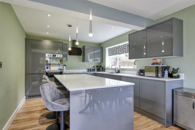 5 St Marks Close-9.jpg