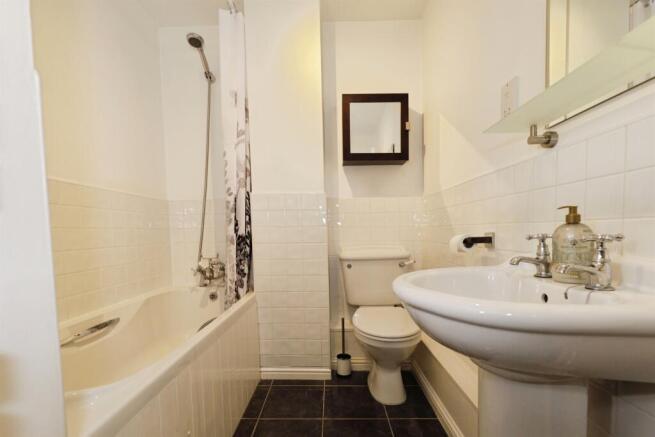 3 bed Semi-Detached for sale Image 7