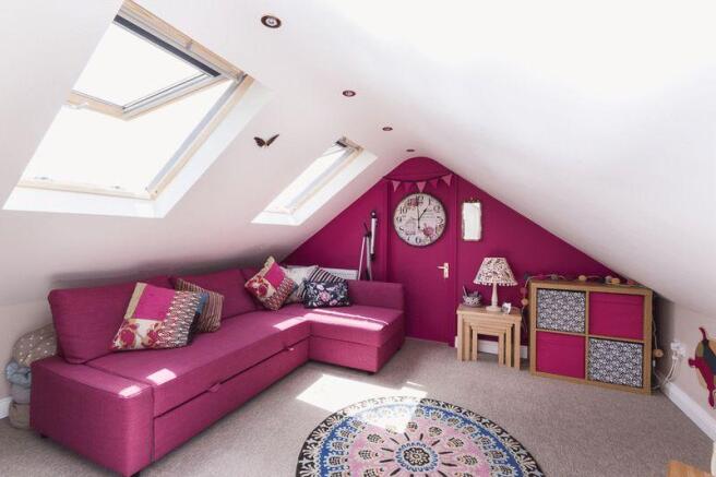 Bedroom Two/Gu...