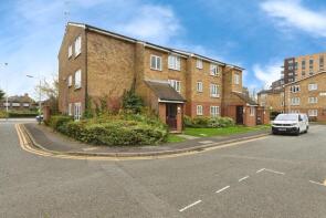 71, Frazer Close, Romford RM1 2DG
