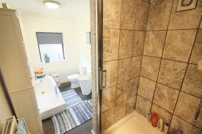 bathroom (2).jpeg