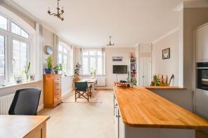 9, St Georges Square, London E14 8DL