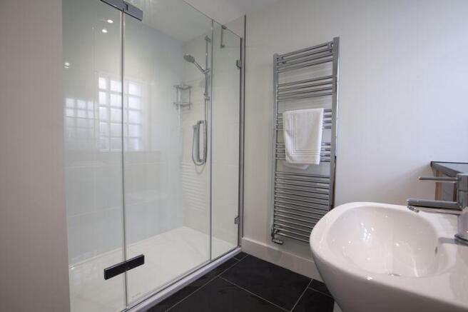 BED 2 ENSUITE