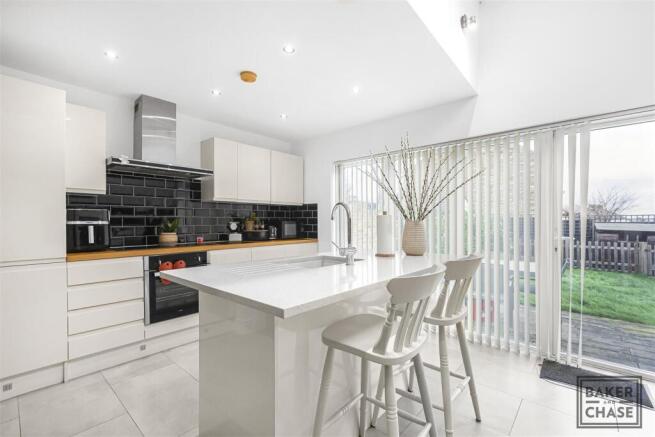 Open plan kitchen and dining room