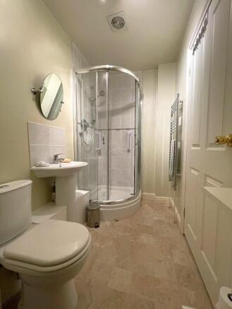 1 bed Ground Flat for sale Image 6