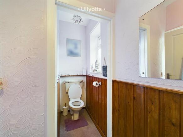 4 bed Semi-Detached for sale Image 9