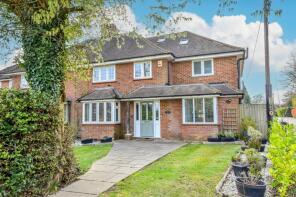 Brays Corner, Chalk Lane, Hyde Heath HP6 5SA
