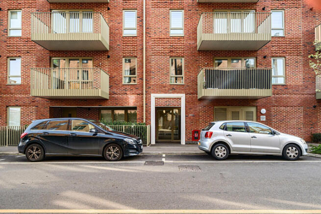 1432389-2-69bd192...