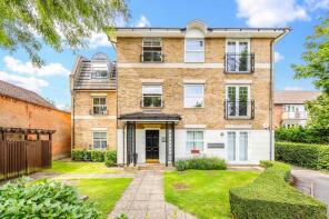 7, Burlington Court, Lovelace Gardens, Surbiton KT6 6RU