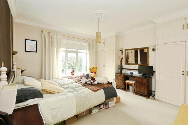 4 bed Semi-Detached for sale Image 9