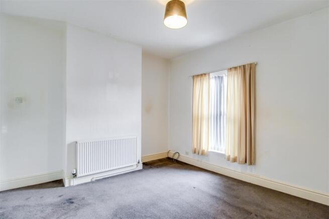 2 bed Terraced for sale Image 8