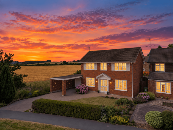 Grove Road, Tring, HP23