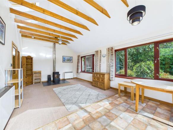 Sitting Room & Dining Area