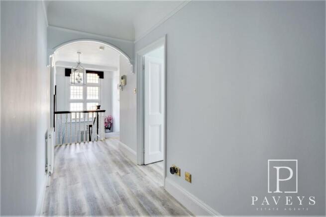FIRST FLOOR LANDING