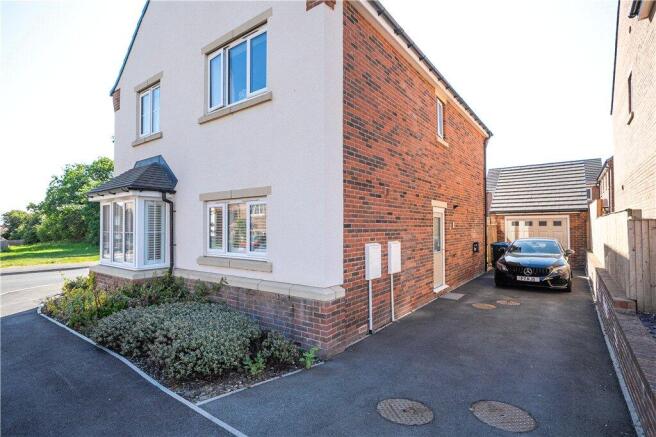 Driveway/Garage