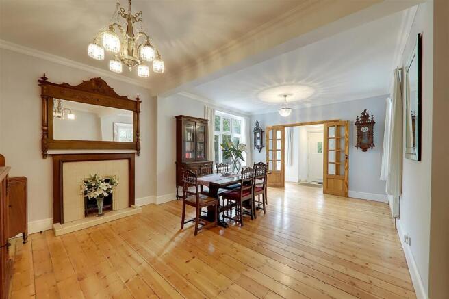 Lounge/Dining Room