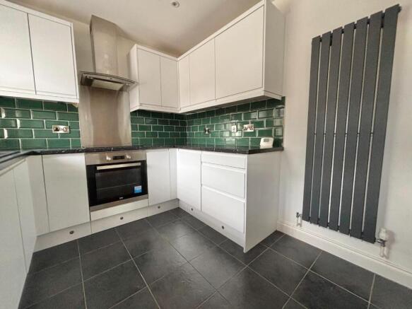 2 bed Semi-Detached to rent Image 4