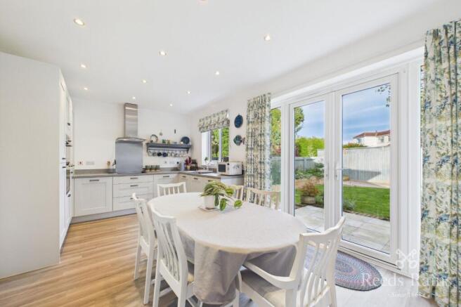 Sandringham Drive, Tingley, Wakefield, West Yorkshire, WF3 photo 3