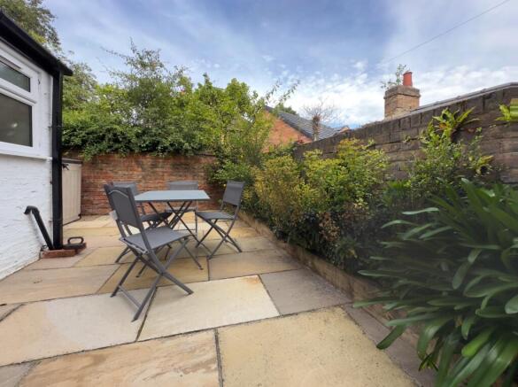 4 bed Terraced to rent Image 7