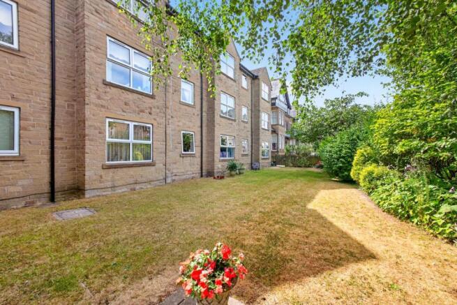 2 bed Apartment for sale Image 10