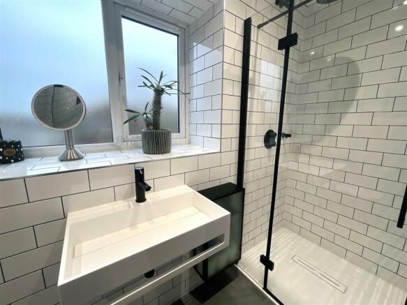 en-suite br.JPG