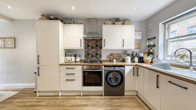 Kitchen/dining ro...