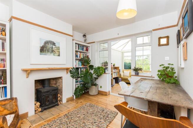 9 Caburn Crescent-19.jpg
